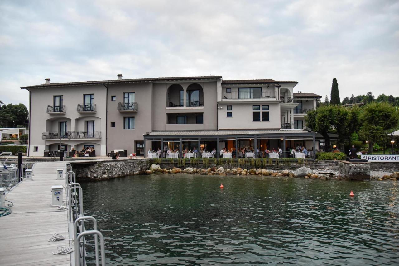 Bella Hotel & Restaurant With Private Dock For Mooring Boats سان فيليتْشي ديل بيناكو المظهر الخارجي الصورة